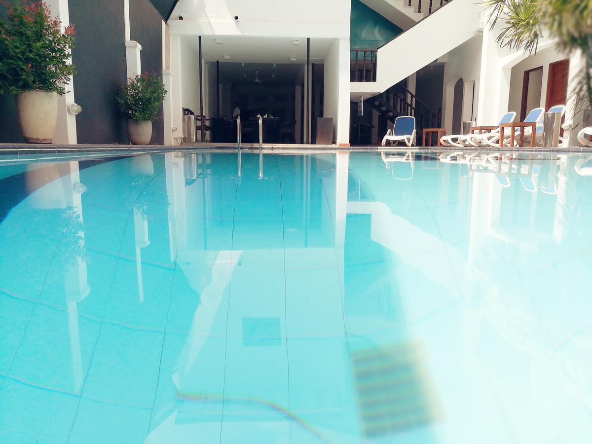 Sea Port Hotel Negombo Exterior photo